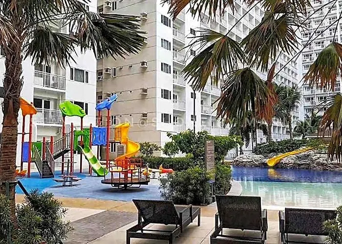 Отель Shore Residences Mall Of Pool View 200mbps Free Wi-fi 4*